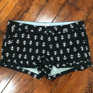 Cute black and white anchor shorts